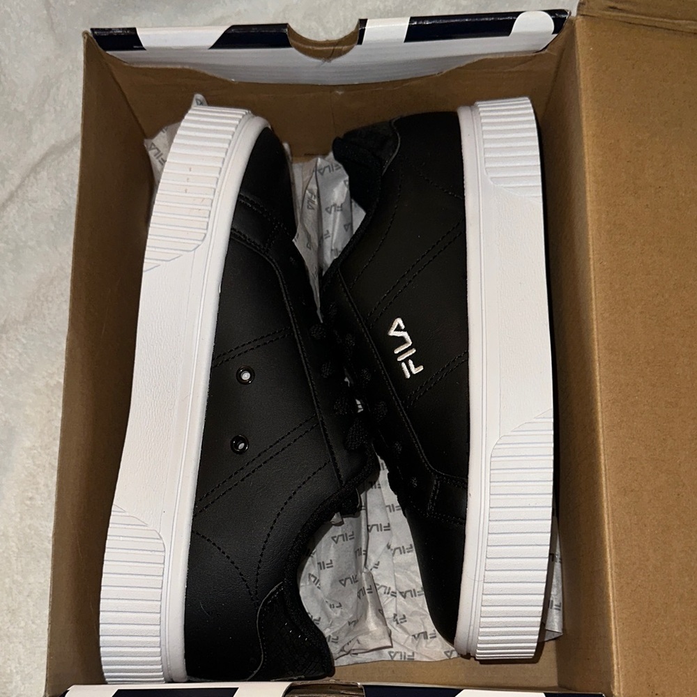 NEW! Fila Panache Sneaker Size 8